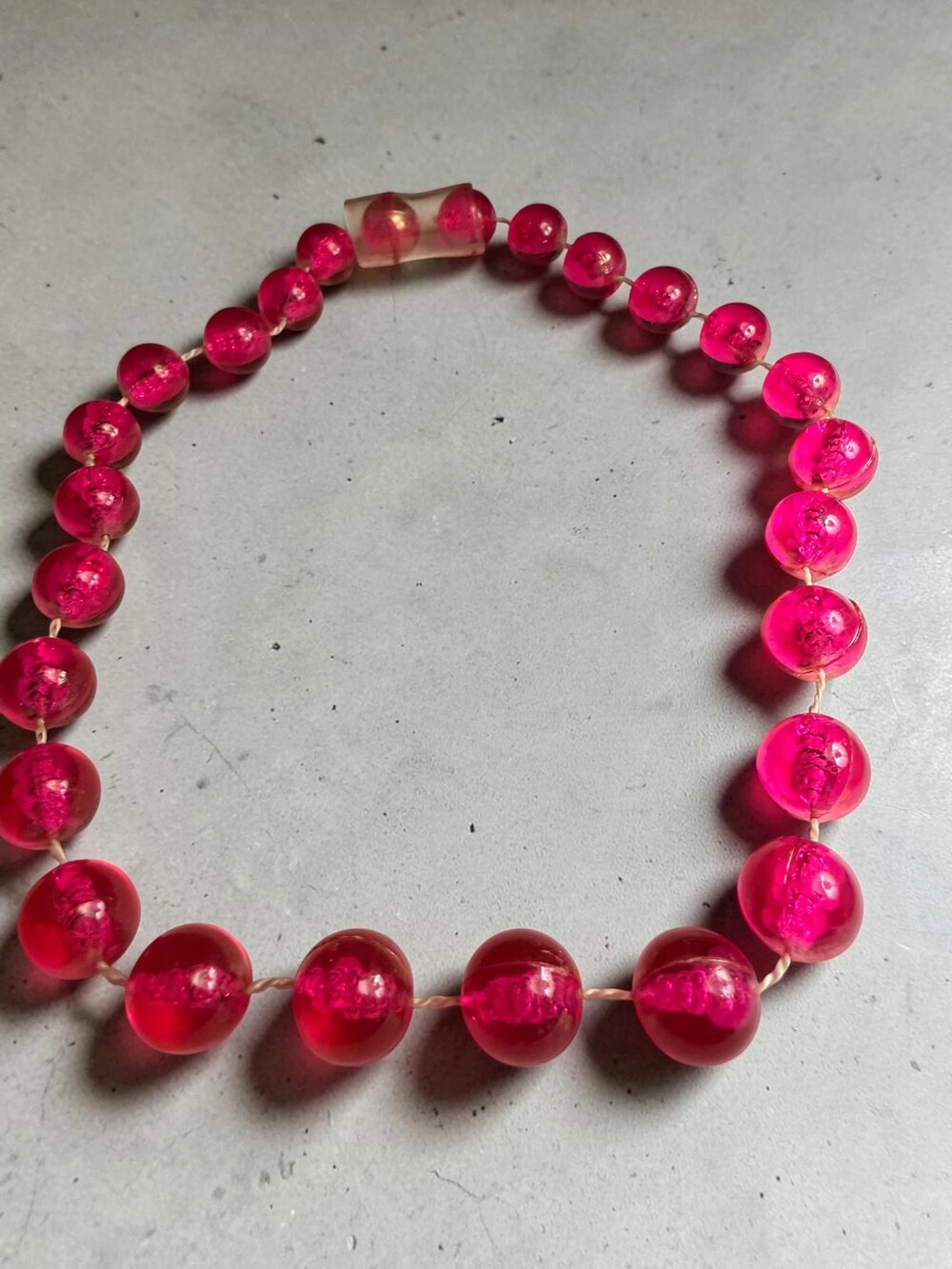 Fun retro necklace - Picture 1 of 3